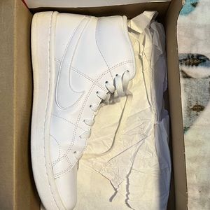 Size 10 Nike Court Royale 2 Mid